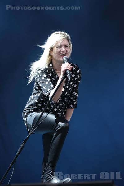 THE KILLS - 2018-06-24 - PARIS - Hippodrome de Longchamp - Paris - Alison Nicole Mosshart